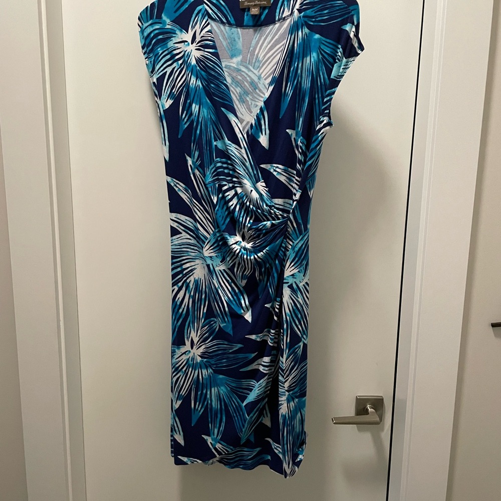 Tommy Bahama Navy and Aqua Patterned Garment